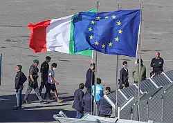 In Albanien durchlaufen die Migranten in speziellen Lagern ein Asylverfahren nach italienischem Recht. - &copy; Armando Babani/ZUMA Press Wire/dpa