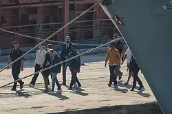 In Albanien durchlaufen die Migranten in speziellen Lagern ein Asylverfahren nach italienischem Recht. - &copy; Vlasov Sulaj/AP