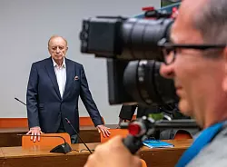 Alfons Schuhbeck ist unter anderem wegen Subventionsbetrugs verurteilt worden. - © Peter Kneffel/dpa