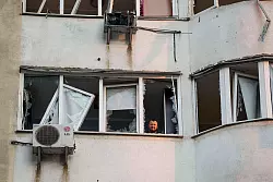 Auch Kiew wurde in der Nacht wieder angegriffen. (Archivbild) - © Evgeniy Maloletka/AP/dpa