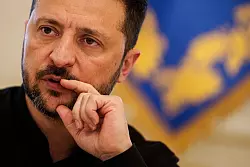 Selenskyj kündigt an, weitere Austausche sollten folgen. - © Evgeniy Maloletka/AP/dpa