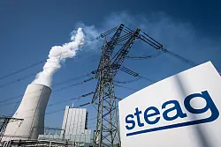 Am Kraftwerksstandort Walsum plant die Steag-Schwestergesellschaft Iqony einen Batterie-Gro&szlig;speicher. Er soll 2026 fertig werden. - &copy; Bernd Thissen/dpa