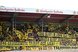 Die neuen Auswärtstrikots sorgten bei vielen BVB-Fans für Unmut. - © Harry Langer/dpa
