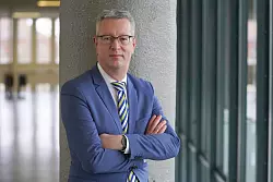 FU-Pr&auml;sident G&uuml;nter Ziegler zieht f&uuml;r Straft&auml;ter in Erw&auml;gung, &laquo;die Personen am Studieren zu hindern.&raquo; - &copy; J&ouml;rg Carstensen/dpa