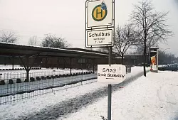 Schlechtes Wetter, dicke Luft, keine Schule - das kommt heutzutage nicht mehr vor. (Archivbild) - © Wilhelm Leuschner/dpa