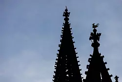 Zwei T&uuml;rme des Freiburger M&uuml;nsters. - &copy; Philipp von Ditfurth/dpa