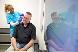 In Olpe sind mehrere digitale Assistenten im Einsatz, um die Haus&auml;rzte in der Region zu entlasten. - &copy; Bernd Thissen/dpa