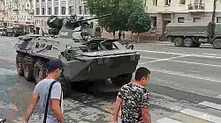 Dieses Videostandbild zeig einen russischer Panzer in einer Stra&szlig;e in Rostow am Don. - &copy; Uncredited/AP/dpa