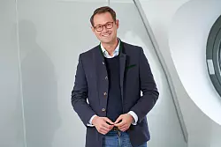 Prof. Michael Fuhlrott ist Fachanwalt für Arbeitsrecht in Hamburg und Mitglied im Verband deutscher Arbeitsrechtsanwälte (VDAA). - © Nona Yoki/dpa-tmn