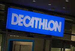 Decathlon soll bis Ende des Jahres in mehrere Galeria-Filialen einziehen. (Symbolbild) - © Monika Skolimowska/dpa