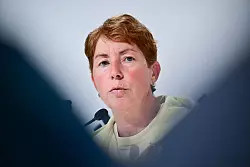 Co-Trainerin Maren Meinert: Noch nichts entschieden. - © Sebastian Christoph Gollnow/dpa