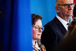 Brandenburgs Agrarministerin Hanka Mittelst&auml;dt und Brandenburgs Ministerpr&auml;sident Dietmar Woidke (beide SPD) sprechen von einer besorgniserregenden Situation. - &copy; Carsten Koall/dpa