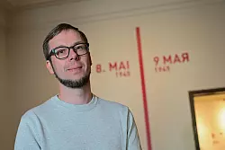 Historiker Christoph Meißner vom Museum Berlin-Karlshorst, dem historischen Ort der Kapitulation. (Archivbild) - © Sebastian Christoph Gollnow/dpa