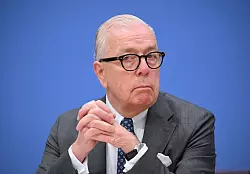 Ungeregelte Knallerei f&uuml;hre immer wieder zu schweren Verletzungen, warnte Reinhardt. (Archivfoto) - &copy; Soeren Stache/dpa