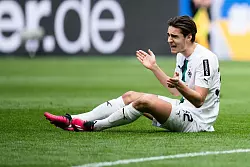 Florian Neuhaus ist nach dem Video-Vorfall erst mal auf dem Abstellgleis bei der Borussia. - &copy; Marius Becker/dpa