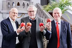 Bislang wurden rund 200.000 Apfelbäume gepflanzt. - © Lässig/Ecarf/dpa