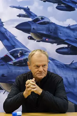 Polens Regierungschef Donald Tusk warnt die Bev&ouml;lkerung vor russischen Desinformationskampagnen. - &copy; Marian Zubrzycki/PAP/dpa