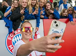 Steht bei Fans hoch im Kurs: Deutschlands «Fußballerin des Jahres» Giulia Gwinn. (Archivbild) - © Peter Kneffel/dpa
