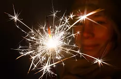 Das Jahr 2025 verabschiedet sich mit einem zweigeteilten Wetter in Deutschland. Am ruhigsten ist es im S&uuml;dwesten. (Symbolbild) - &copy; Julian Stratenschulte/dpa