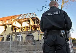 Nachdem der rechtsterroristische NSU im November 2011 aufgeflogen war, mussten Polizei und Verfassungsschutz viele kritische Fragen beantworten - auch in verschiedenen parlamentarischen Untersuchungsausschüssen. (Archivbild) - © picture alliance / dpa