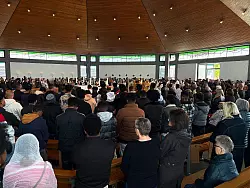 Die Trauerfeier fand in Waldbrunn in der Nähe von Weilburg statt. - © Pascal Höfig/News5/dpa