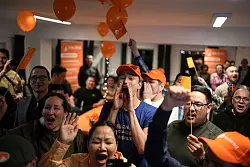 Jubel bei Naleraq. - © Evgeniy Maloletka/AP/dpa