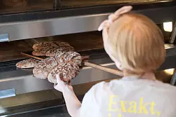 In der Brotique bekommt man den Sauerteig in allen m&ouml;glichen Varianten. - &copy; Marijan Murat/dpa