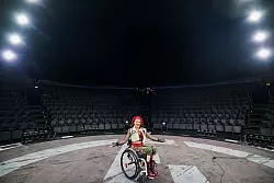 Die gelernte Zirkusartistin hatte der Manege nach einem Trapezunfall jahrelang den R&uuml;cken gekehrt. - &copy; Christoph Reichwein/dpa