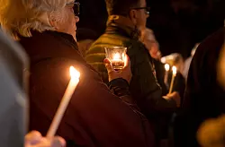 Lichterketten gegen Antisemitismus gab es &uuml;ber die Jahre immer wieder. (Archivbild) - &copy; Peter Steffen/dpa