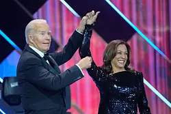 US-Präsident Joe Biden hat mit seinem Rückzug die Kandidatur seiner Stellvertreterin Kamala Harris für das höchste Regierungsamt möglich gemacht (Archivbild). - © Mark Schiefelbein/AP/dpa