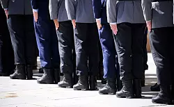 Rund 60.000 Planstellen f&uuml;r Soldatinnen und Soldaten weniger gab es 2024 laut Bericht im Vergleich zu 2010. (Symbolbild) - &copy; Bernd von Jutrczenka/dpa