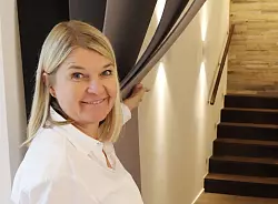 Die Holzbau-Unternehmerin Dagmar Fritz-Kramer leitet als Gesch&auml;ftsf&uuml;hrerin den Allg&auml;uer Familienbetrieb Bau-Fritz GmbH & Co.KG in mittlerweile vierter Generation. - &copy; Jongebloed/DBU/dpa