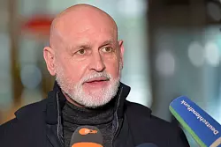 dbb-Chef Volker Geyer warnt vor weiteren Streiks. - &copy; Michael Bahlo/dpa