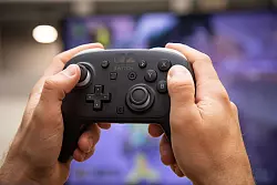 Der Switch 2 Pro Controller gehört nicht zum Lieferumfang und kostet knapp 90 Euro extra. - © Christin Klose/dpa-tmn