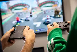 Switch pur: Auch die 2. Konsolengeneration steht für Spaß mit Freunden im Multiplayer-Modus daheim auf dem Sofa. - © Christin Klose/dpa-tmn
