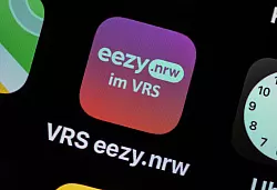Der Eezy-Tarif funktioniert mit rund 40 verschiedenen Apps von Verkehrsverb&auml;nden und Stadtwerken. - &copy; Oliver Berg/dpa