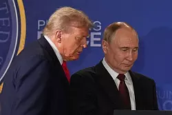 Der Gipfel zwischen Trump und Putin stellt sich immer deutlicher als Erfolg für den Russen heraus. - © Jae C. Hong/AP/dpa