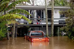 Viele Menschen haben alles in den Fluten verloren. - © Lindsay Moller/AAP/dpa