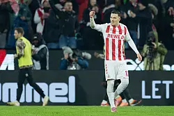 El Mala jubelt über sein Tor zum 1:0. - © Rolf Vennenbernd/dpa