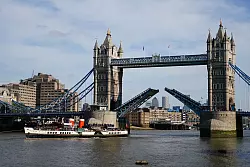 Die britische Hauptstadt London ist bei deutschen Urlauberinnen und Urlaubern sehr beliebt. - © Victoria Jones/PA Wire/dpa