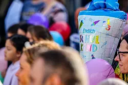 Der erste Schultag ist f&uuml;r die meisten ABC-Sch&uuml;tzen ein Grund zur Freude - allerdings warten im Alltag auch viele unl&ouml;ste strukturelle Probleme. - &copy; Christoph Reichwein/dpa