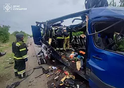 Die Ukraine wirft Russland mit Blick auf immer neue tödliche Drohnenattacken vor, kein Interesse an einem Frieden zu haben. - © Uncredited/Ukrainian Emergency Service/AP/dpa