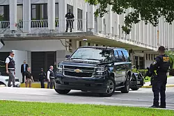 Nach einer Anhörung wurde entschieden, dass der mutmaßliche Trump-Attentäter in Haft bleibt. (Archivbild) - © Wilfredo Lee/AP