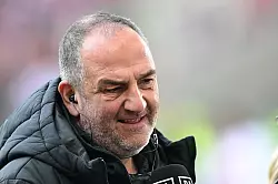 Heidenheims Trainer Frank Schmidt musste unter anderen auf Offensivkraft Sirlord Conteh verzichten. - © Bernd Weißbrod/dpa