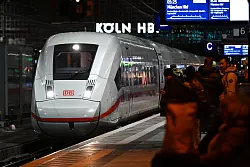 Wegen des winterlichen Wetters warnt die Bahn vor Einschr&auml;nkungen. - &copy; Federico Gambarini/dpa