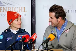 Horst H&uuml;ttel (r) hofft auf eine weitere Zusammenarbeit mit Schmid. - &copy; Daniel Karmann/dpa