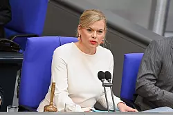 Bundestagspr&auml;sidentin Kl&ouml;ckner will die Arbeit des Parlaments k&uuml;nftig auch auf Tiktok vorstellen. (Archivbild) - &copy; Katharina Kausche/dpa