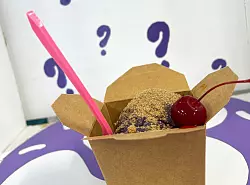 Ein New Yorker Eisladen nimmt Kunden und Kundinnen die Entscheidung ab. - © Christina Horsten/dpa