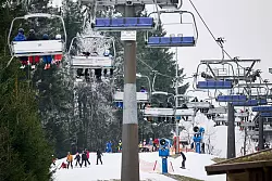 Zeugnisferien in Niedersachsen, dann Karneval und Krokusferien: Der Februar bringt traditionell viele G&auml;ste ins Sauerland. (Archivfoto) - &copy; Bernd Thissen/dpa