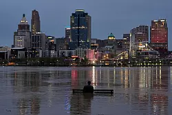 Mindestens 20 Tote wurden bislang gezählt. - © Carolyn Kaster/AP/dpa